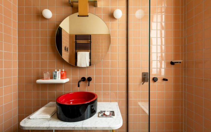 Badkamer van hotel Room Mate Giulia in Milaan